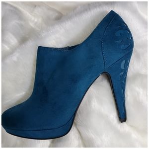 Impo Peacock Blue Pride Suede Heels